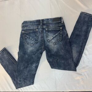 Buckle Daytrip Scorpio Skinny Low Rise Stretch Denim Dark Faded Wash